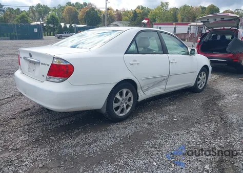 2005 Toyota Camry Xle V6 z USA, uszkodzony, nr VIN 4T1BF30K25U087227